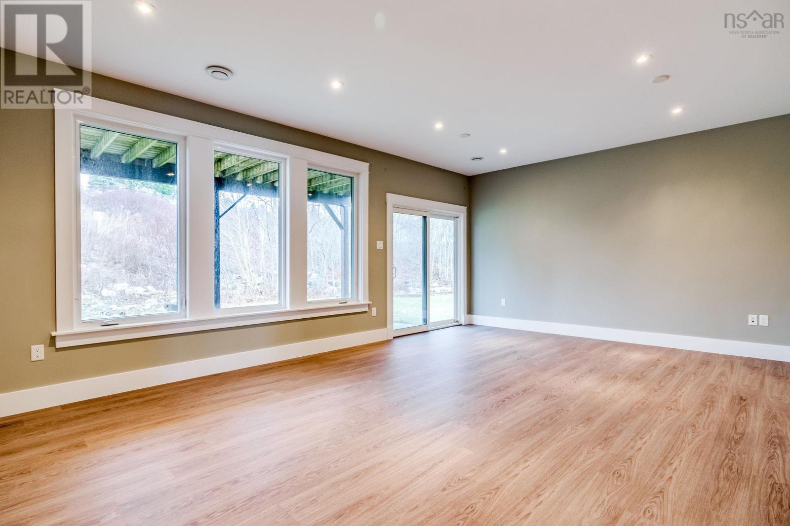 Property 32 of 47 of 66 Hadley Crescent