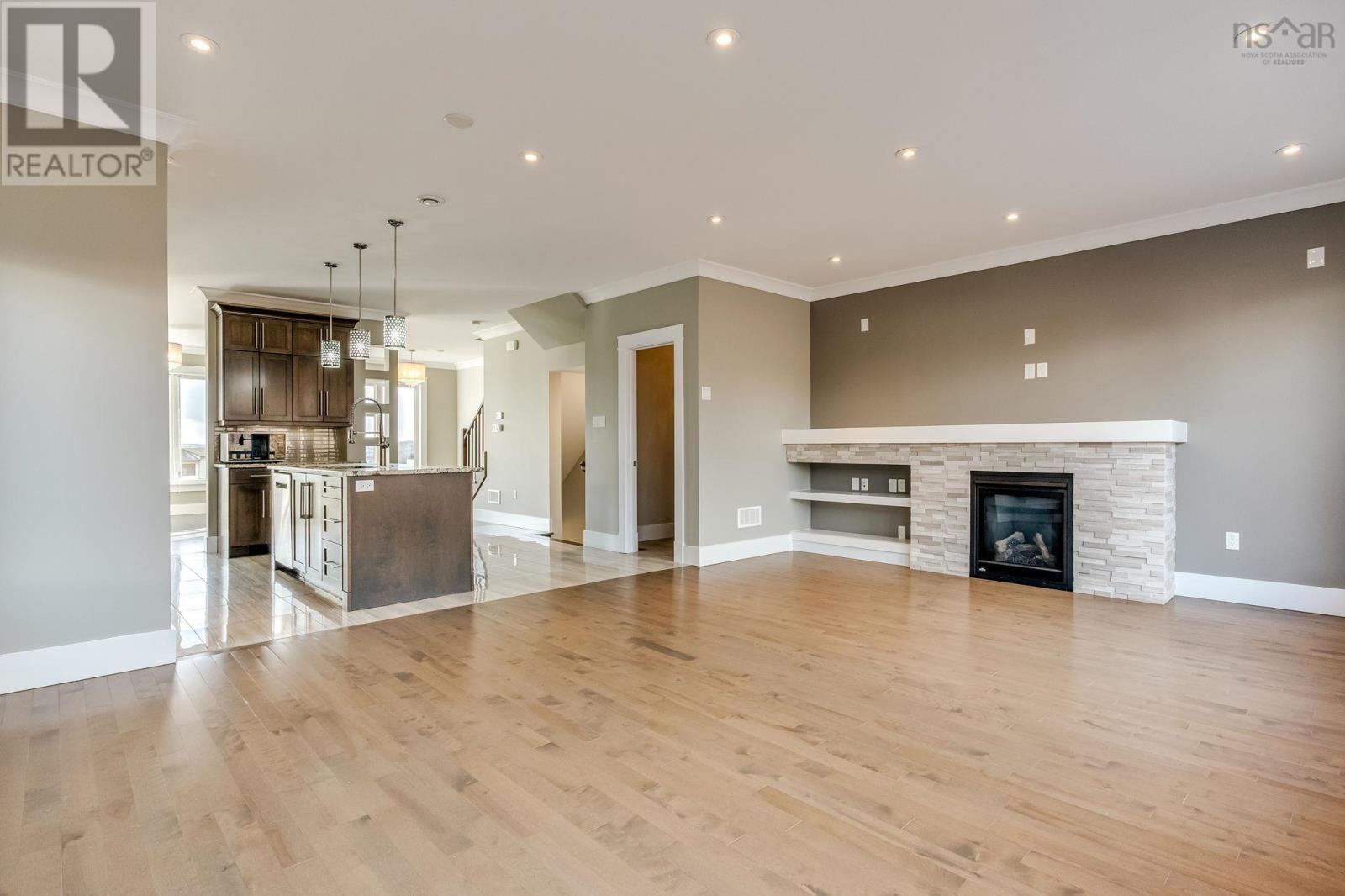 Property 7 of 47 of 66 Hadley Crescent