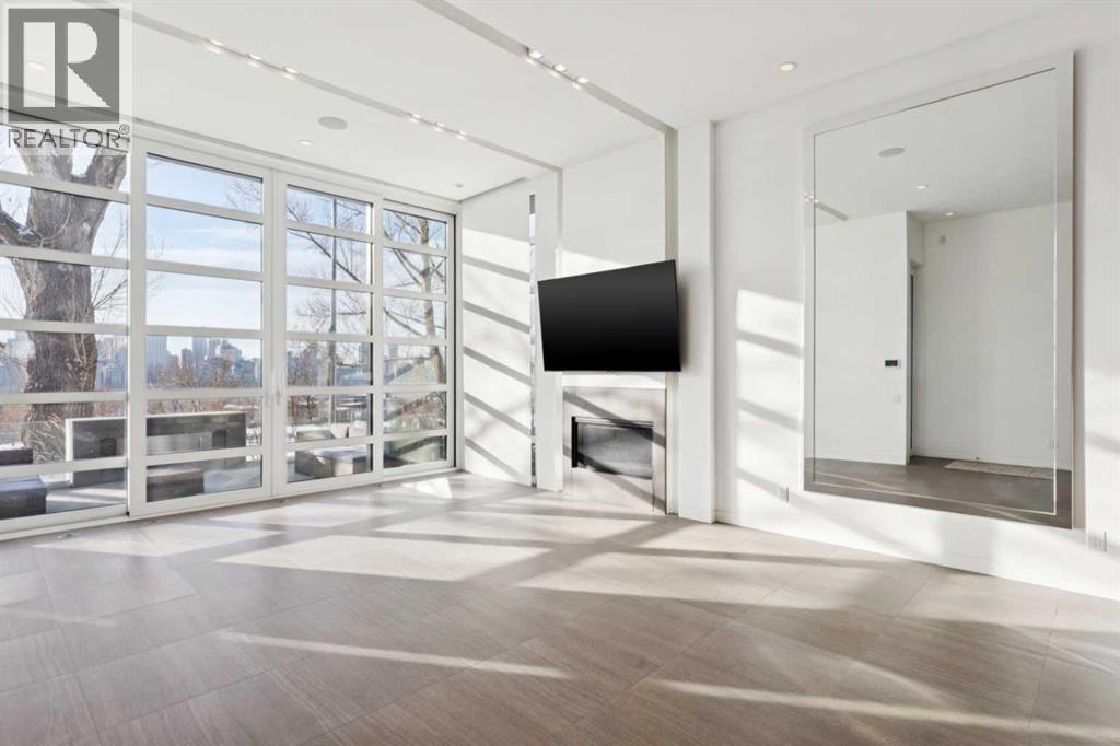 530 Crescent Road NW - Photo 4 of 43, Calgary, Alberta