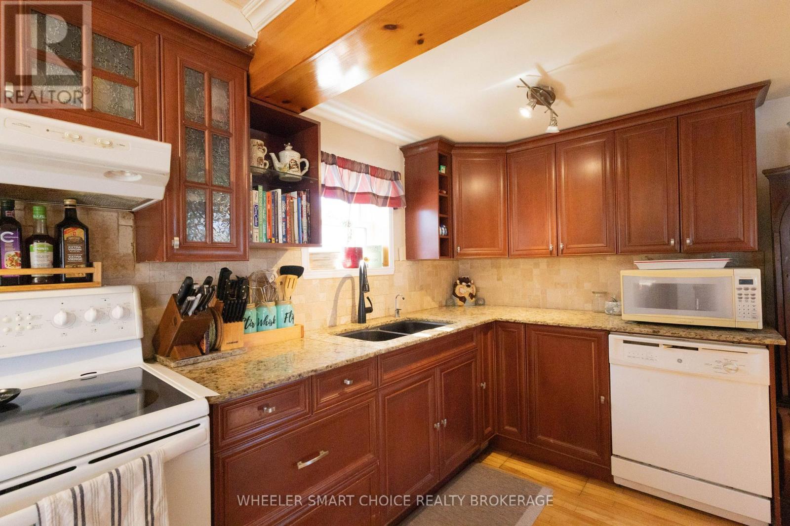 40 ST LAURENT AVENUE - 10