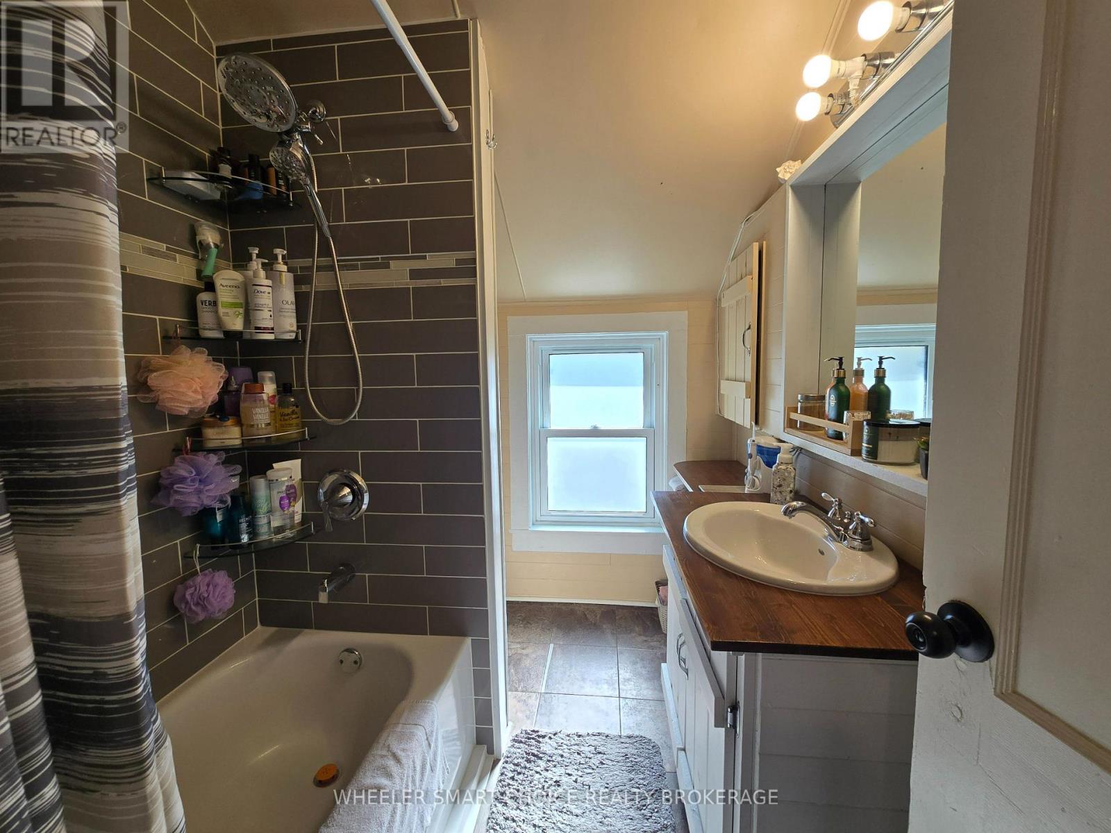 40 ST LAURENT AVENUE - 24