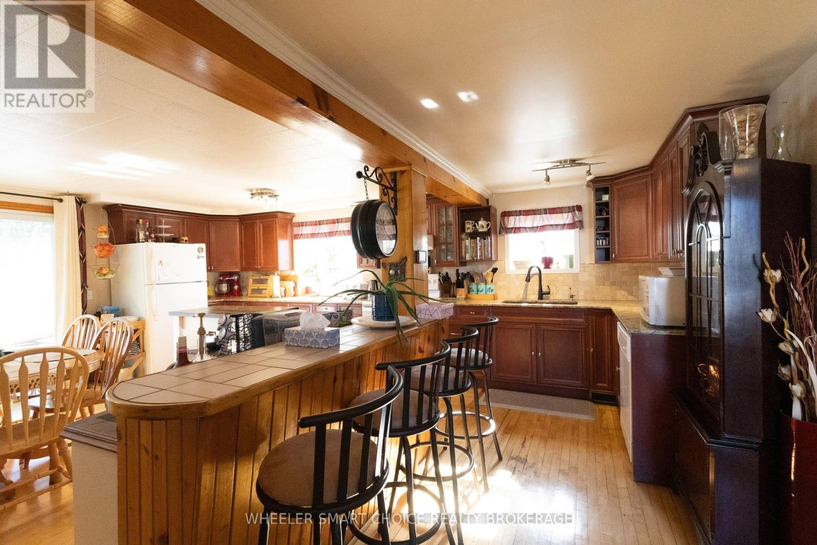 40 ST LAURENT AVENUE - 8
