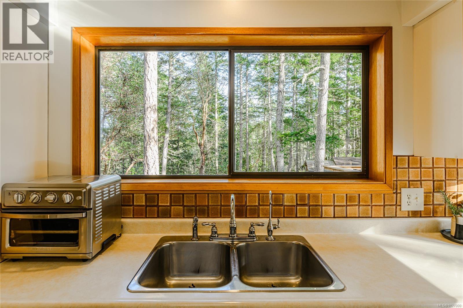  392 Langs Road, Salt Spring