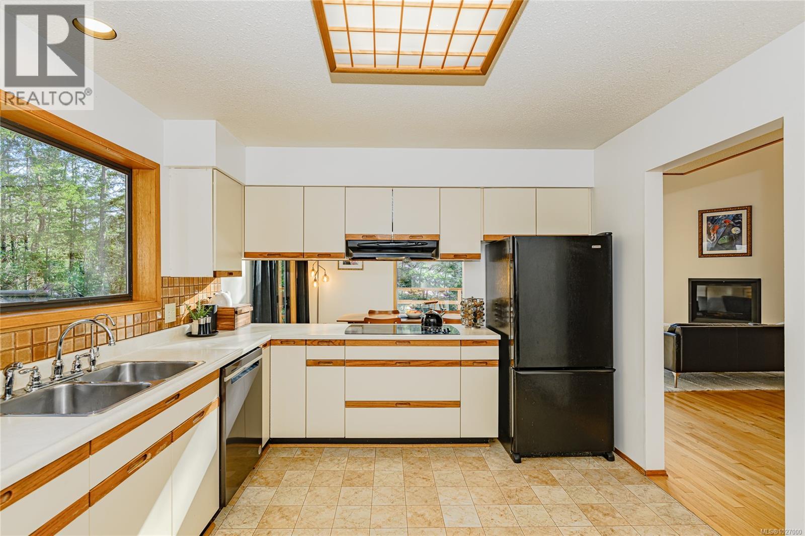  392 Langs Road, Salt Spring