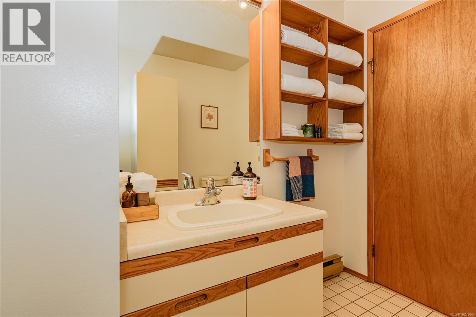  392 Langs Road, Salt Spring