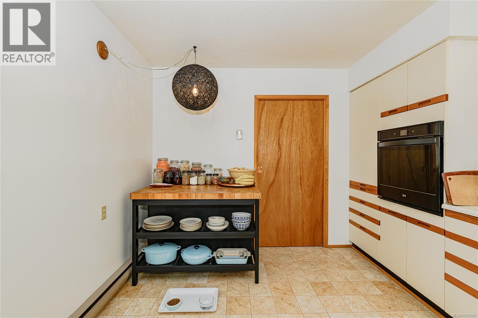  392 Langs Road, Salt Spring