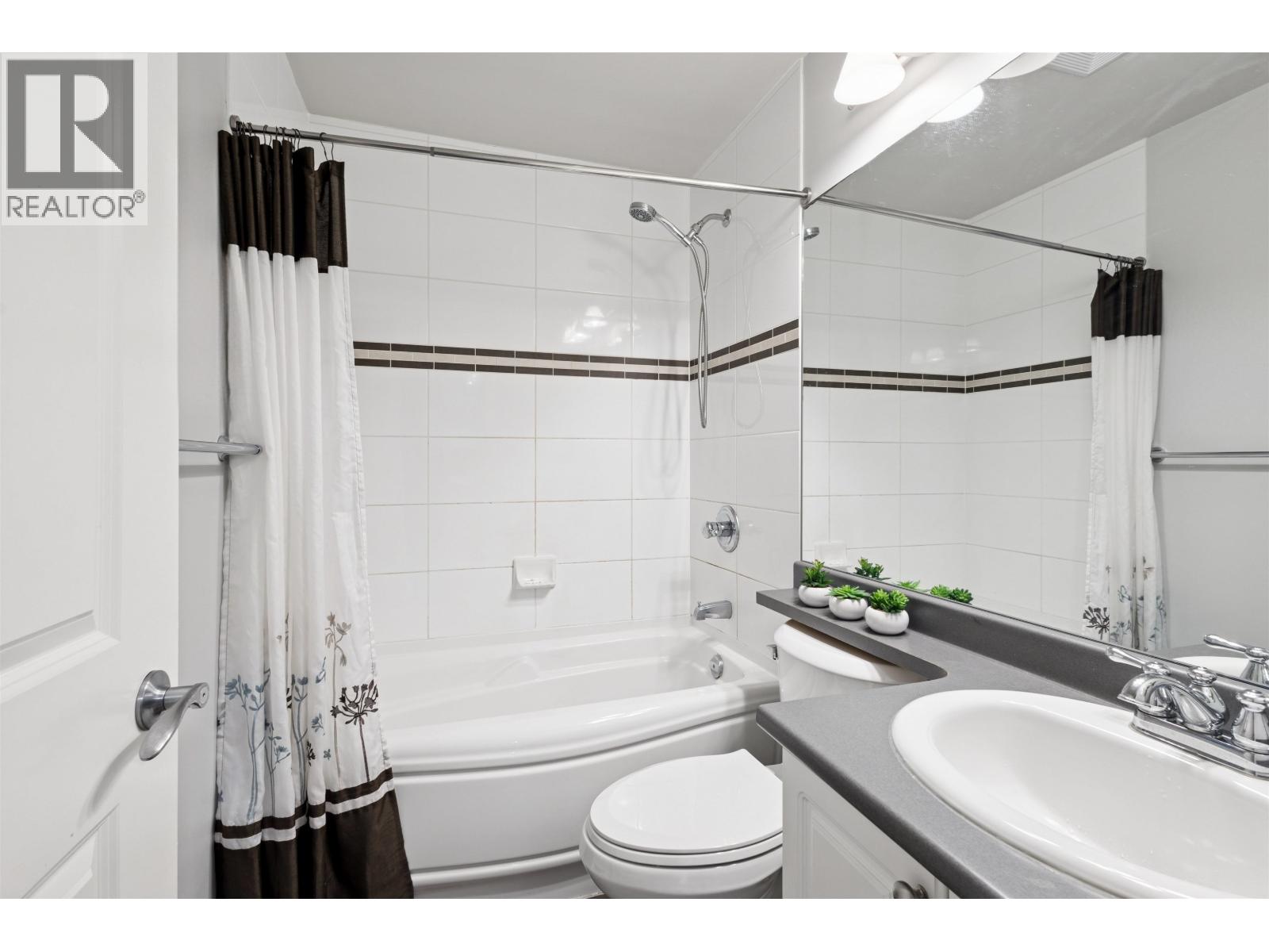 201 1661 FRASER AVENUE, Port Coquitlam