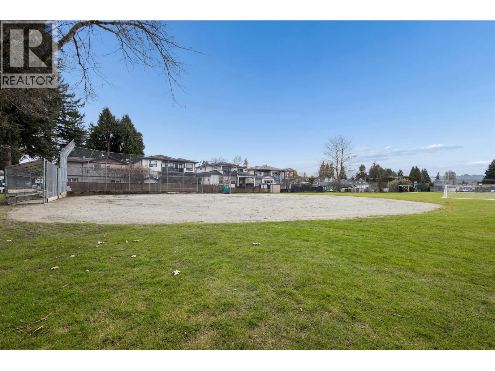 201 1661 FRASER AVENUE, Port Coquitlam