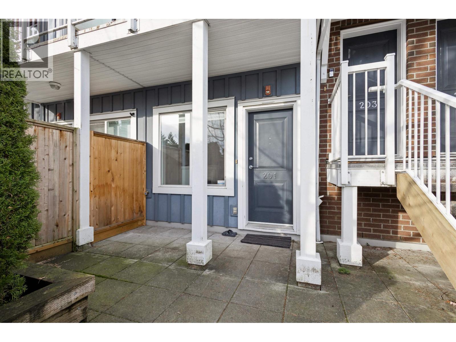 201 1661 FRASER AVENUE, Port Coquitlam