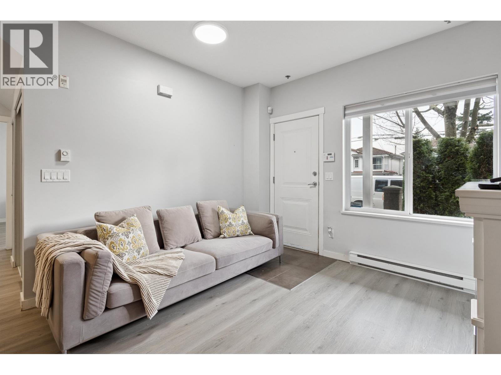 201 1661 FRASER AVENUE, Port Coquitlam