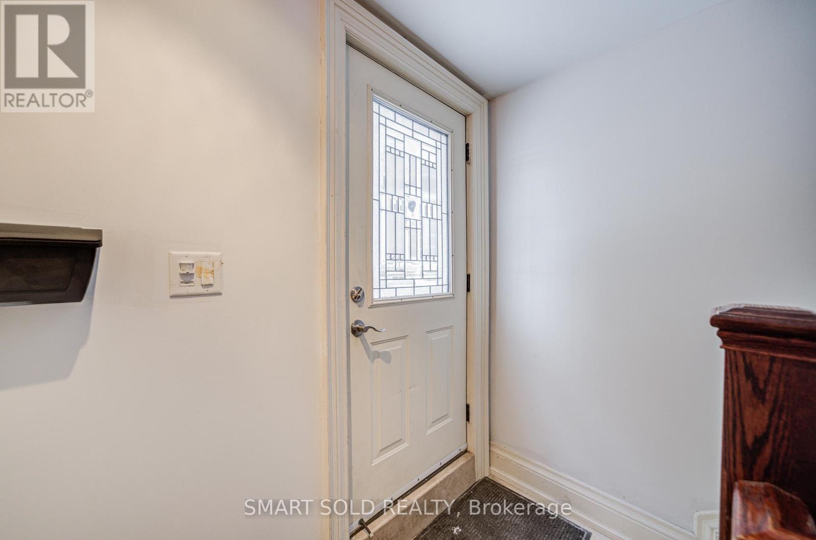 LOWER - 213 MAPLEHURST AVENUE - Photo 4 of 25, Toronto (Willowdale East), Ontario