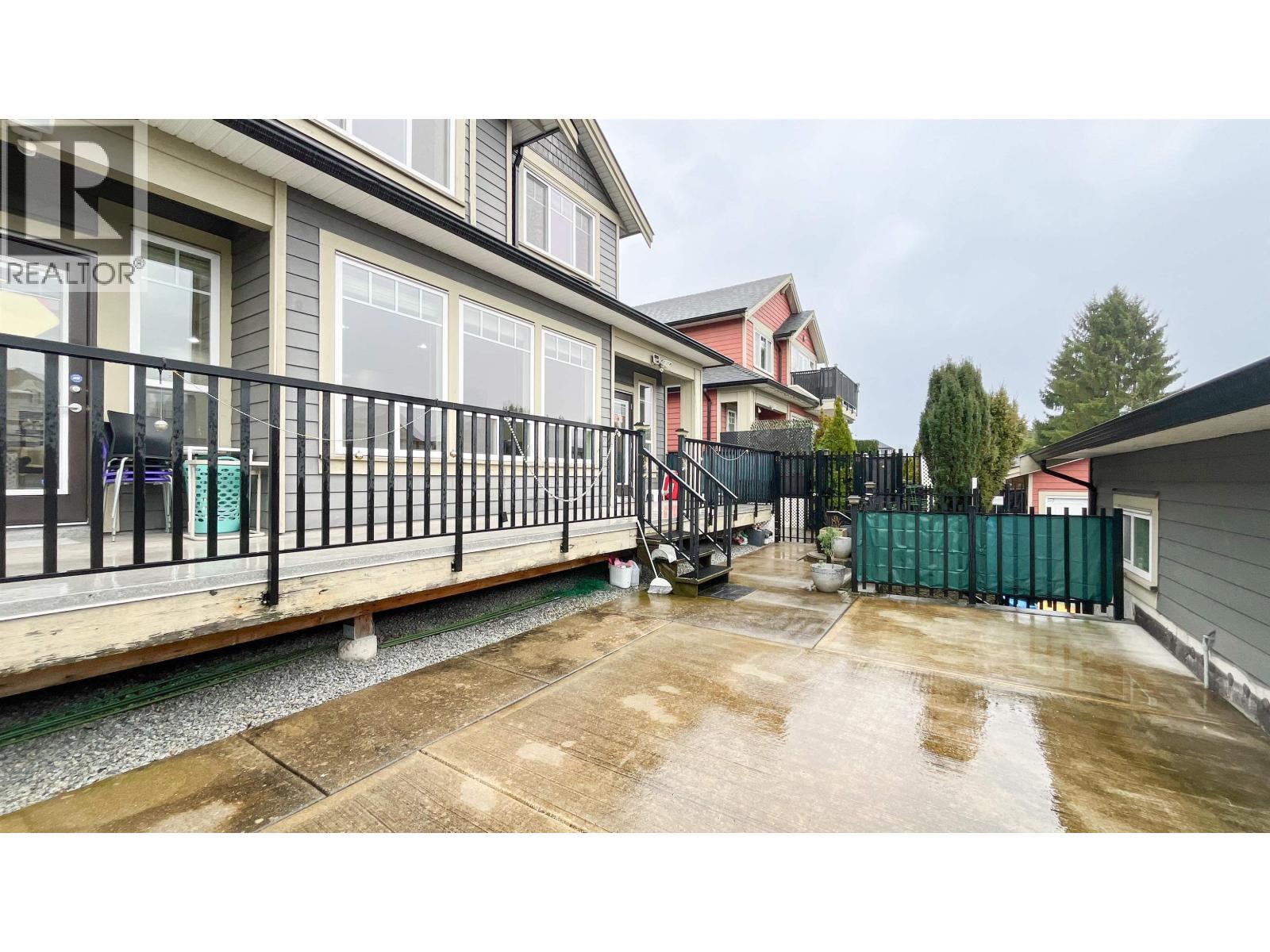101 910 DELESTRE AVENUE, Coquitlam
