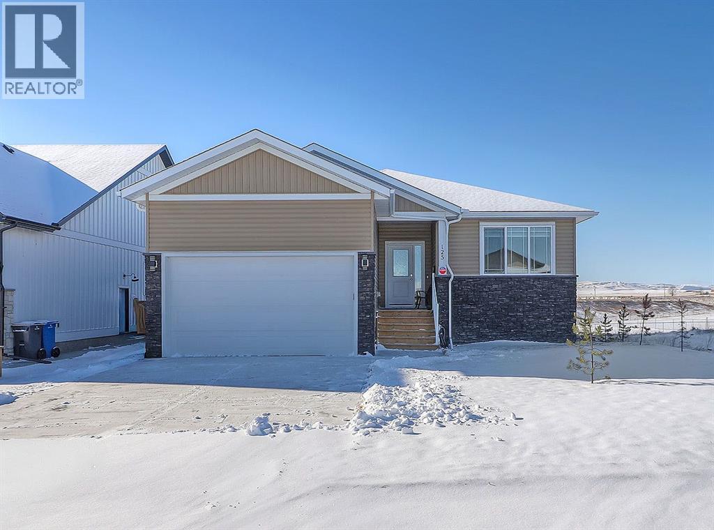 125 Westview Drive - Main photo, Nanton, Alberta