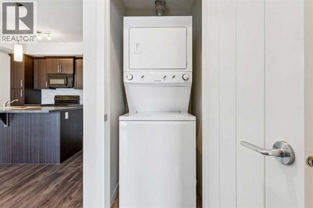 101 Sunset Drive, Cochrane