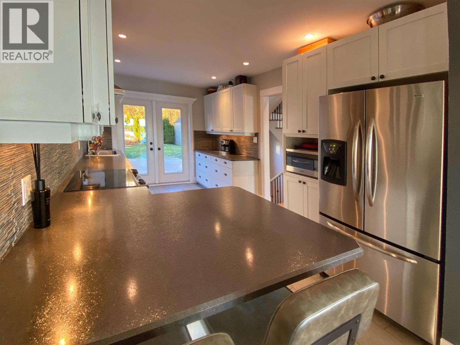 2129 GRAHAM AVENUE - 4