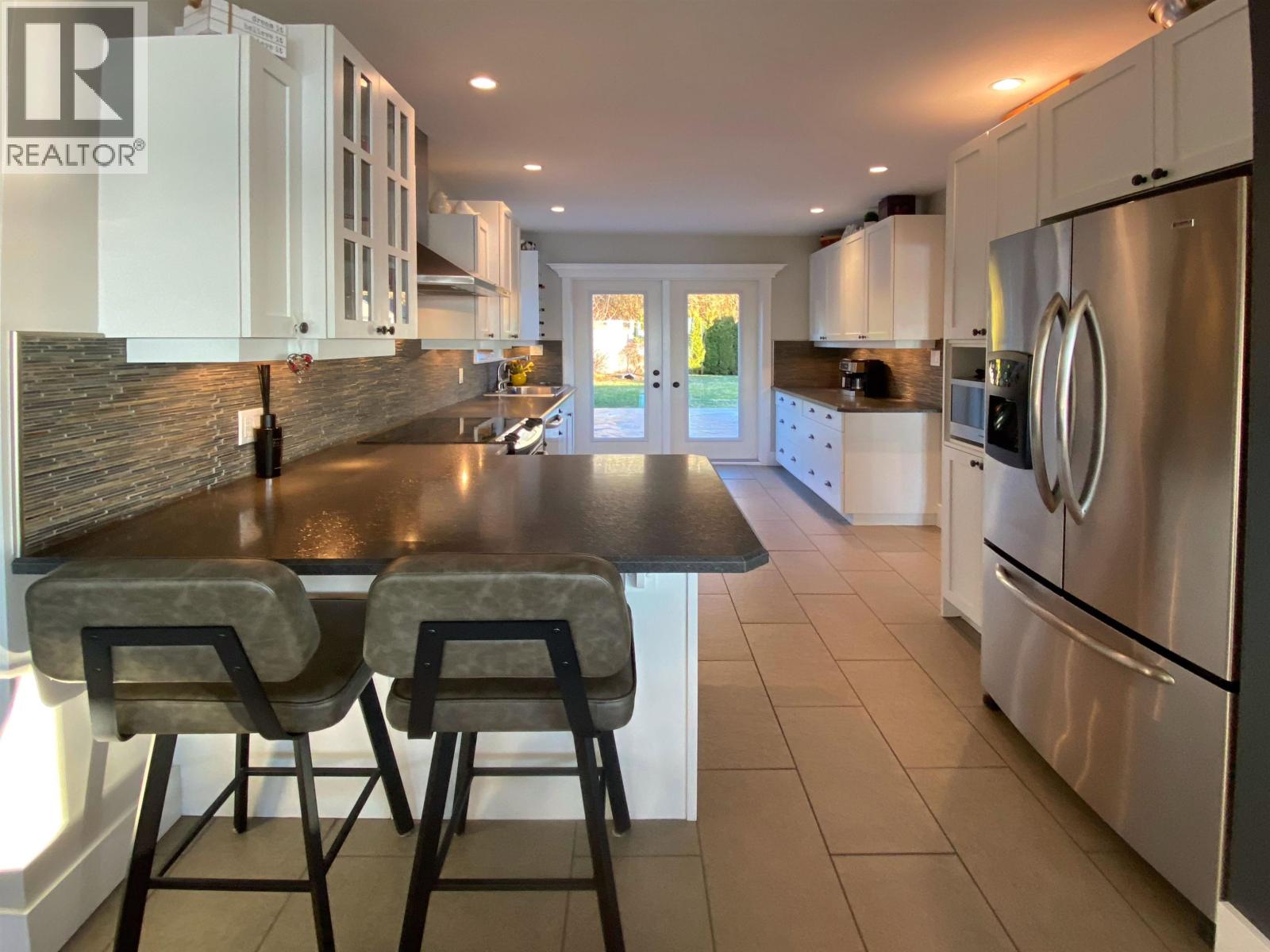 2129 GRAHAM AVENUE - 5
