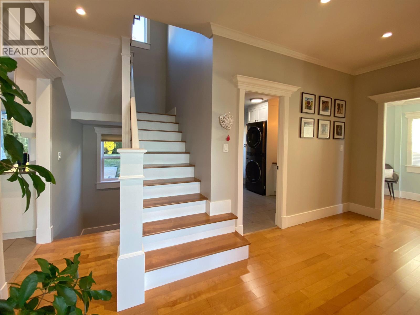 2129 GRAHAM AVENUE - 14