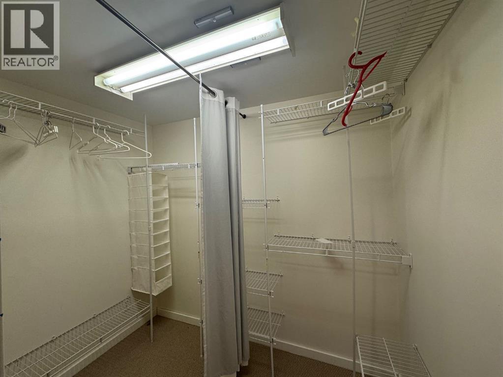 Single Family House for Sale in  Huntchester Crescent NE Huntington Hills Calgary 