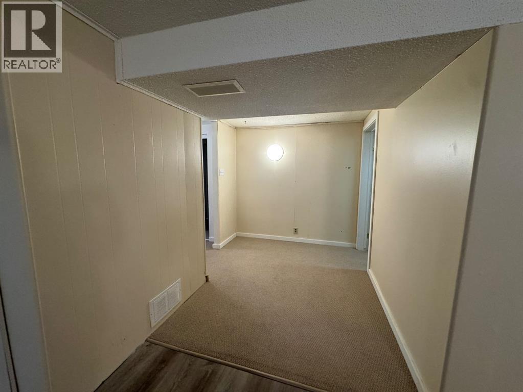 Single Family House for Sale in  Huntchester Crescent NE Huntington Hills Calgary 