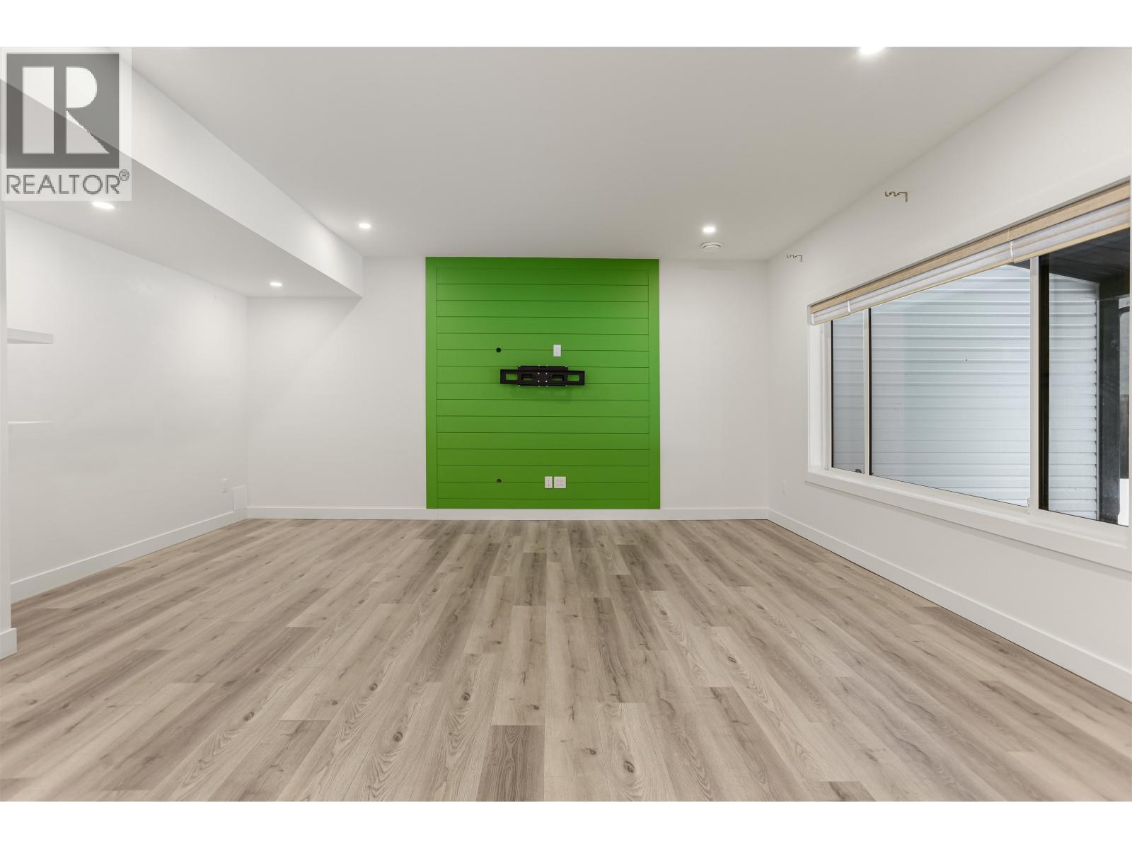 5224 SMITH AVENUE - 9