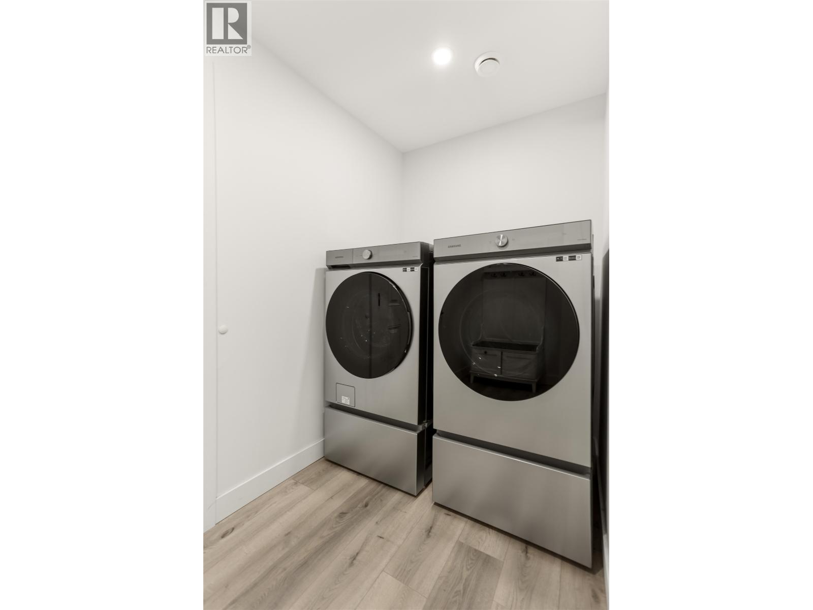 5224 SMITH AVENUE - 11