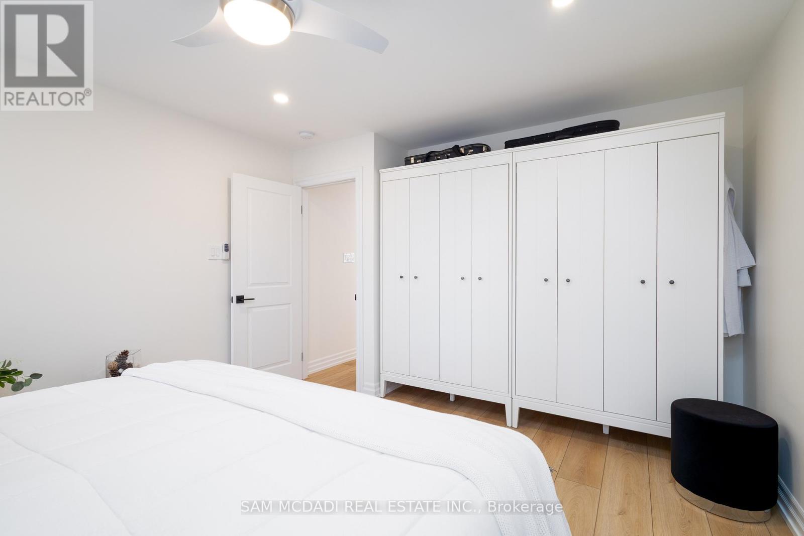 12 CHEVAL DRIVE - 22