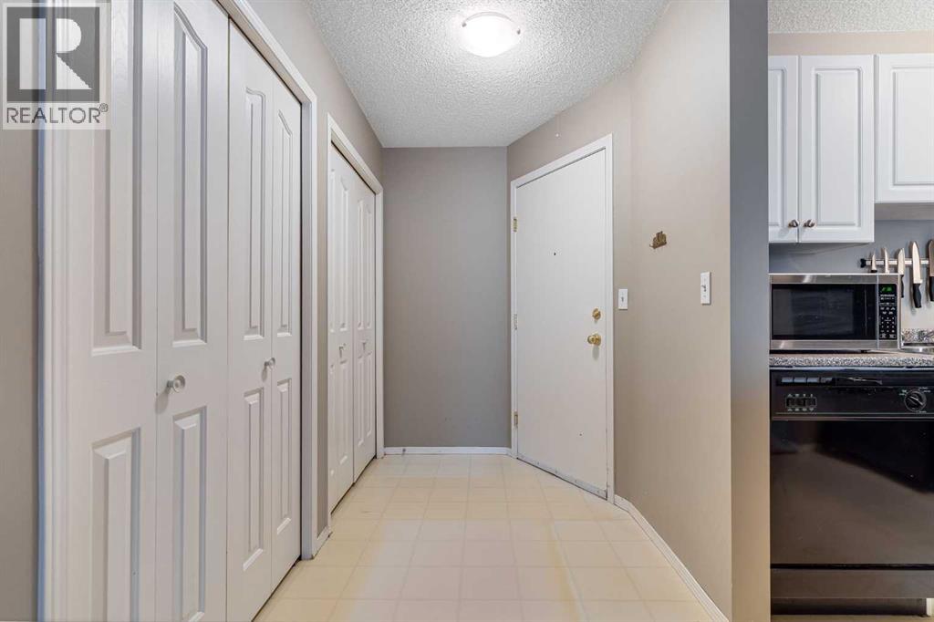 Single Family House for Sale in   Citadel Meadow Point NW Citadel Calgary 