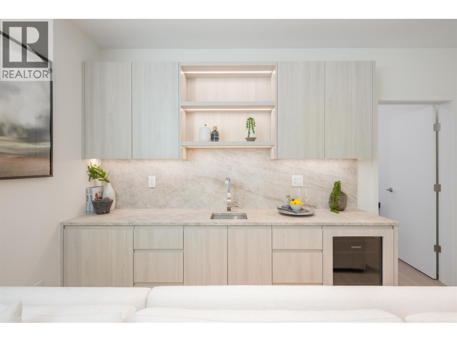 598 ARTHUR ERICKSON PLACE, West Vancouver