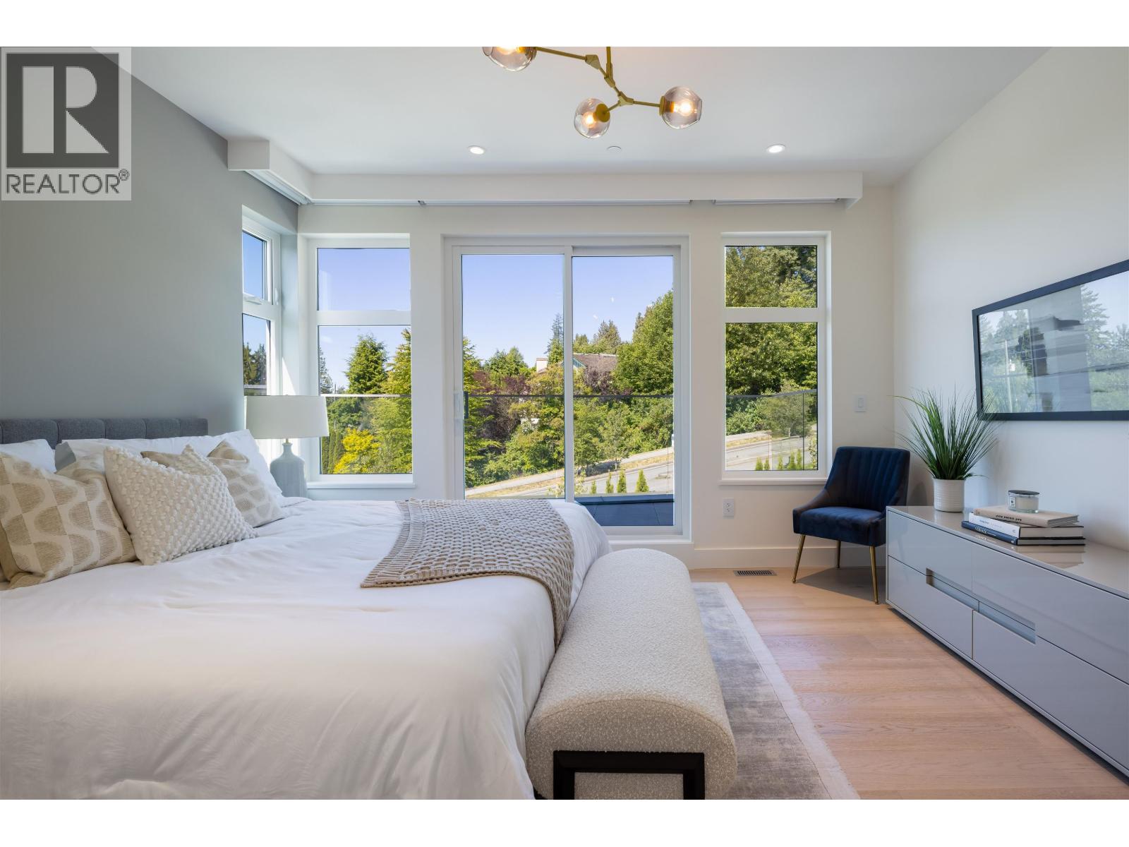 598 ARTHUR ERICKSON PLACE, West Vancouver