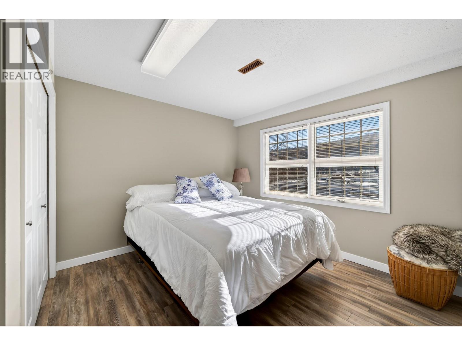 #43 1750 PACIFIC WAY WAY - 24