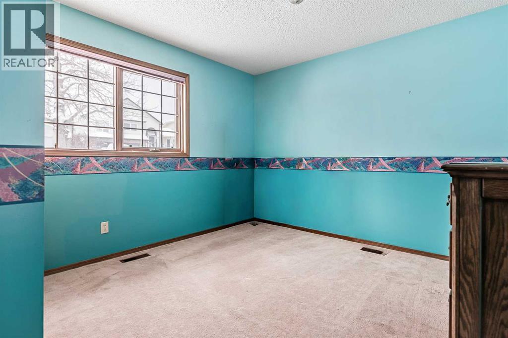 Single Family House 4 Level for Sale in  Macewan Meadow Way NW MacEwan Glen Calgary 