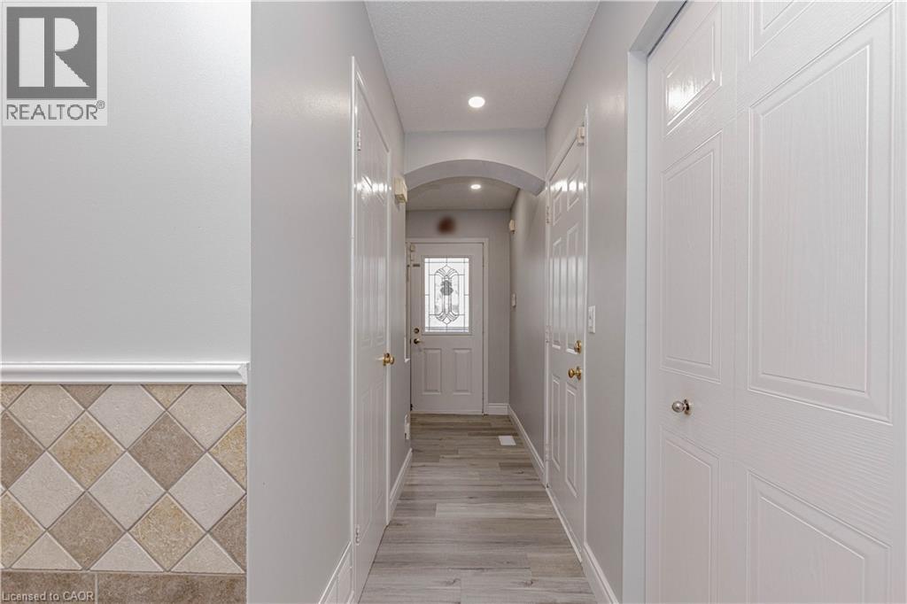 128 KARALEE Crescent - Photo 5 of 46, Cambridge, Ontario