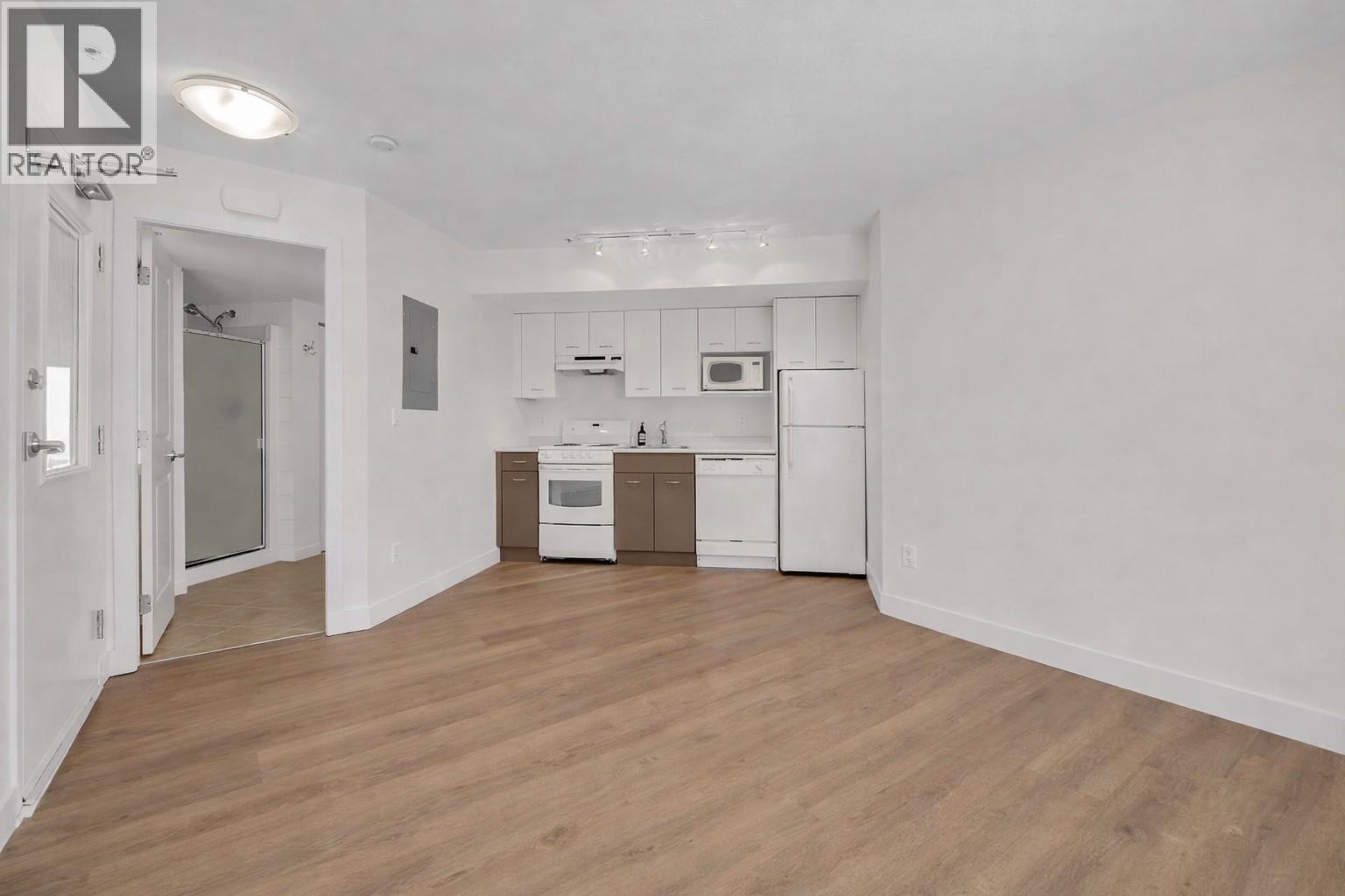 100 533 Yates Road, Kelowna