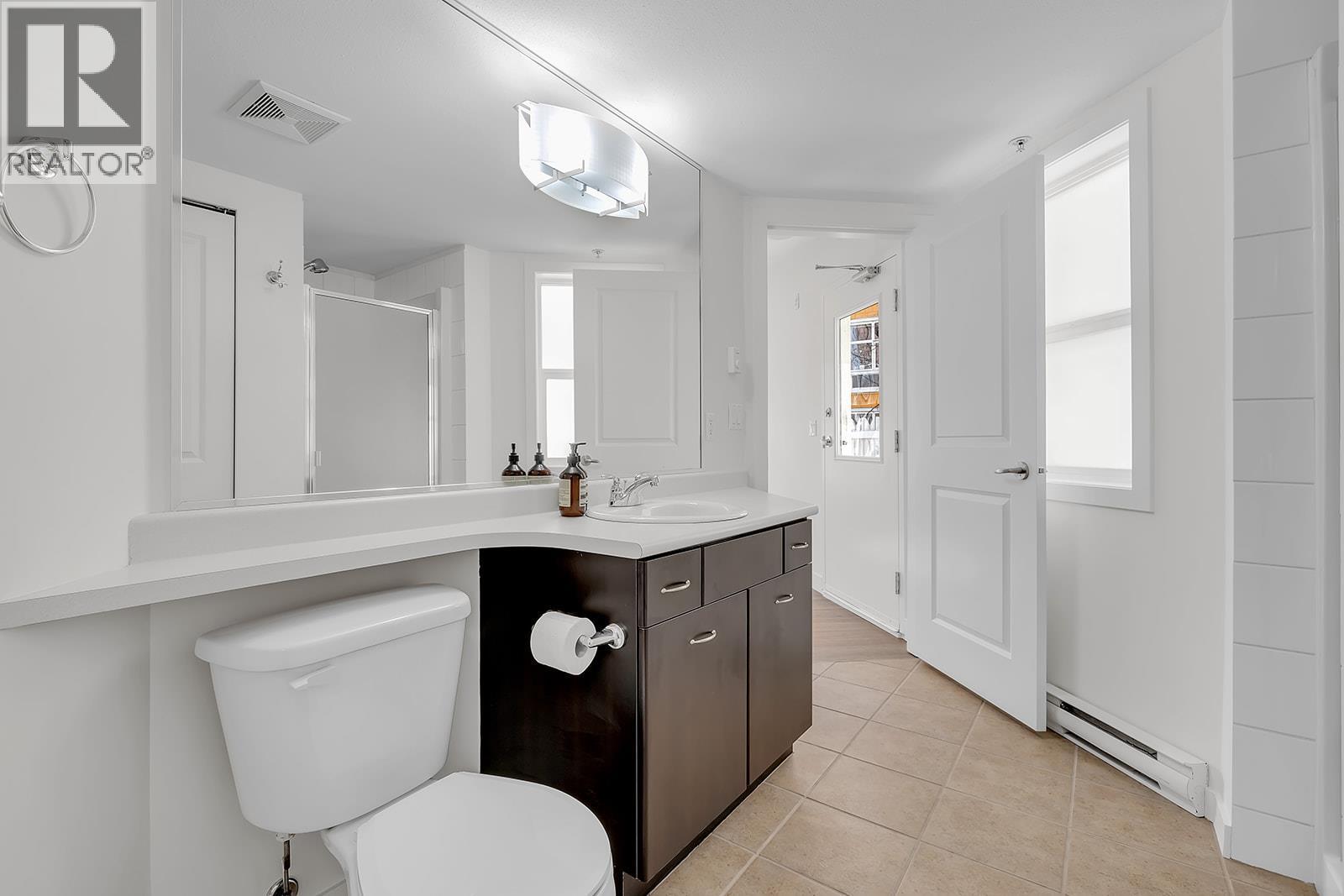 100 533 Yates Road, Kelowna