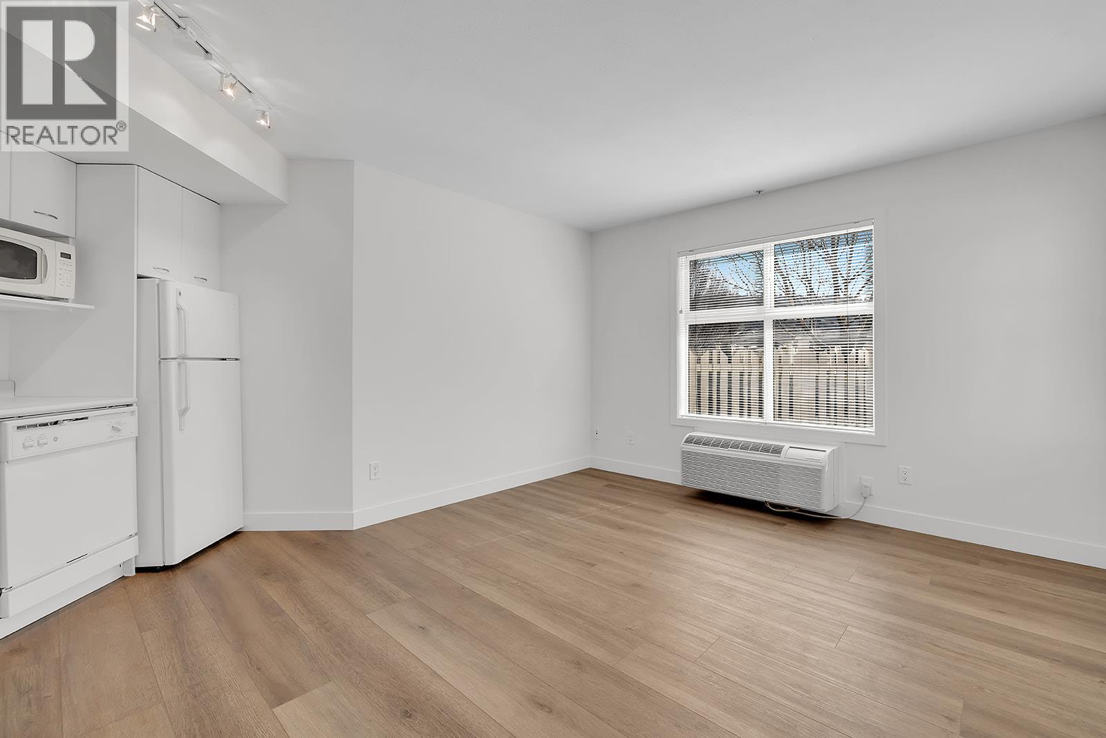 100 533 Yates Road, Kelowna