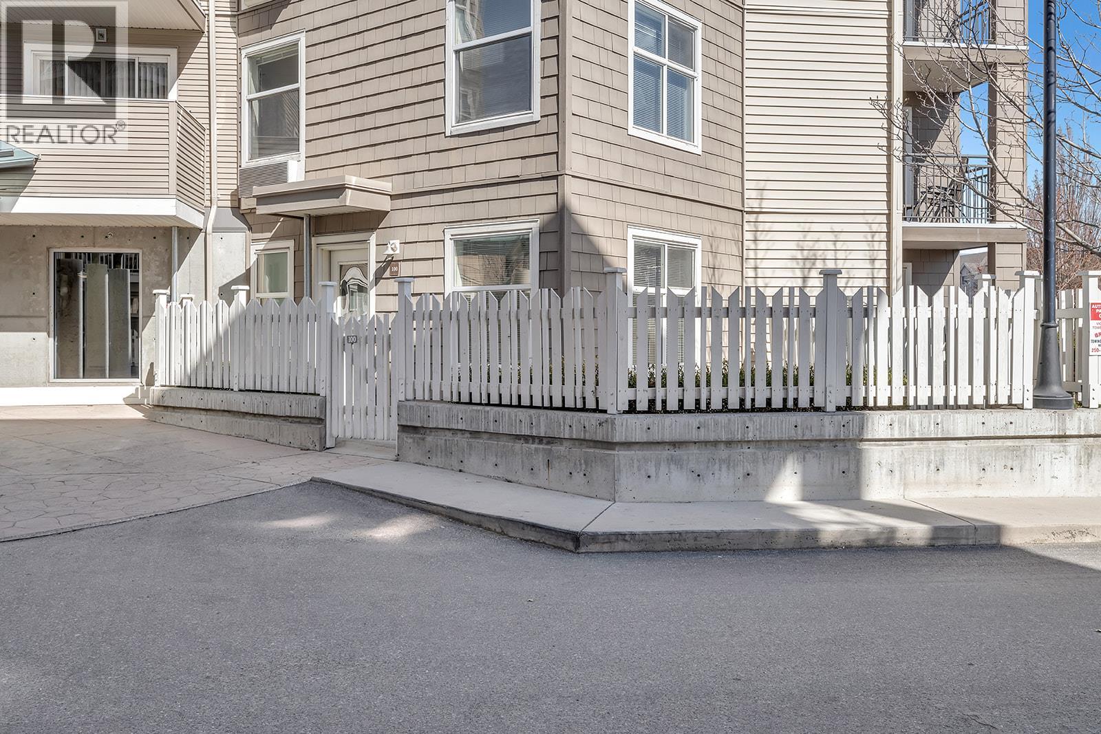 100 533 Yates Road, Kelowna