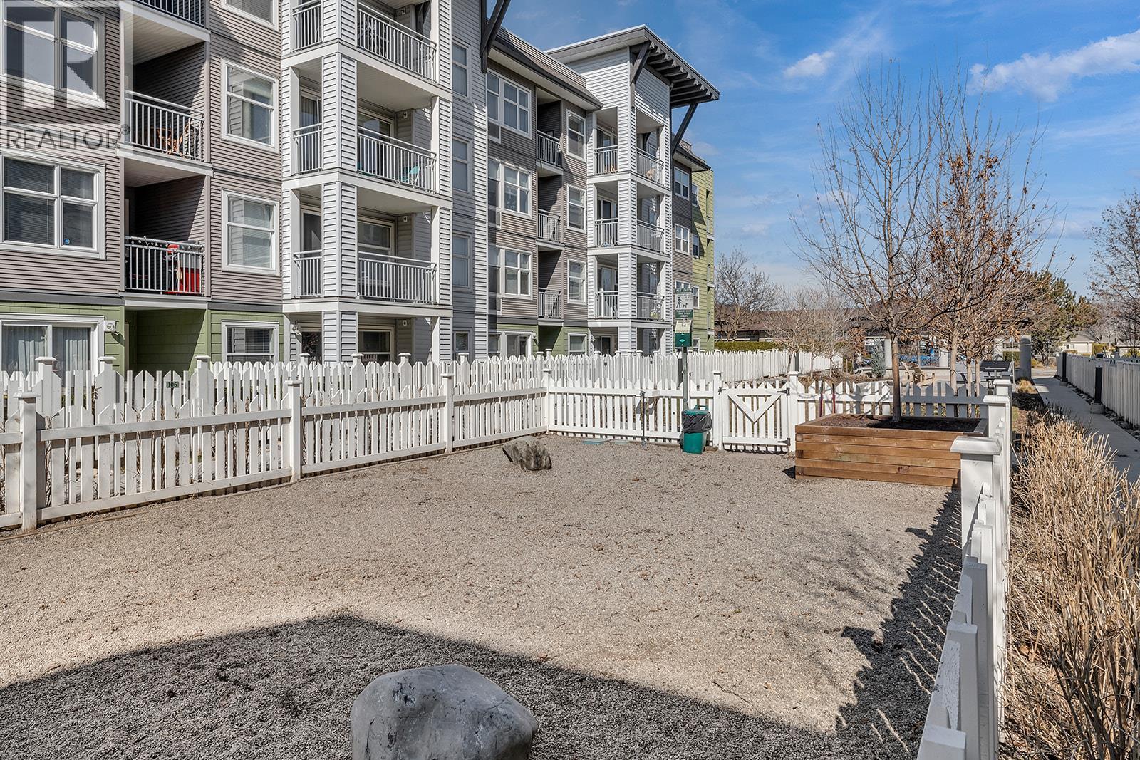 100 533 Yates Road, Kelowna