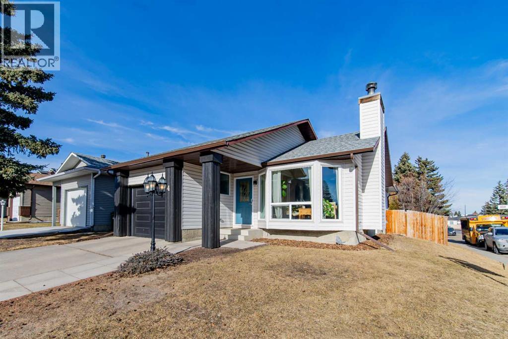 4 Cedargrove Road SW - Photo 2 of 38, Calgary, Alberta