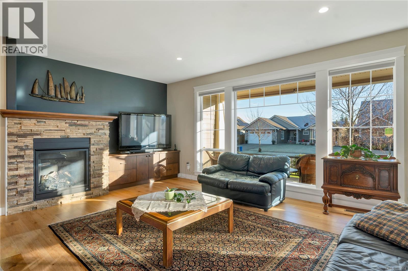 65 Nikola Rd - Photo 4 of 20, Campbell River, British Columbia