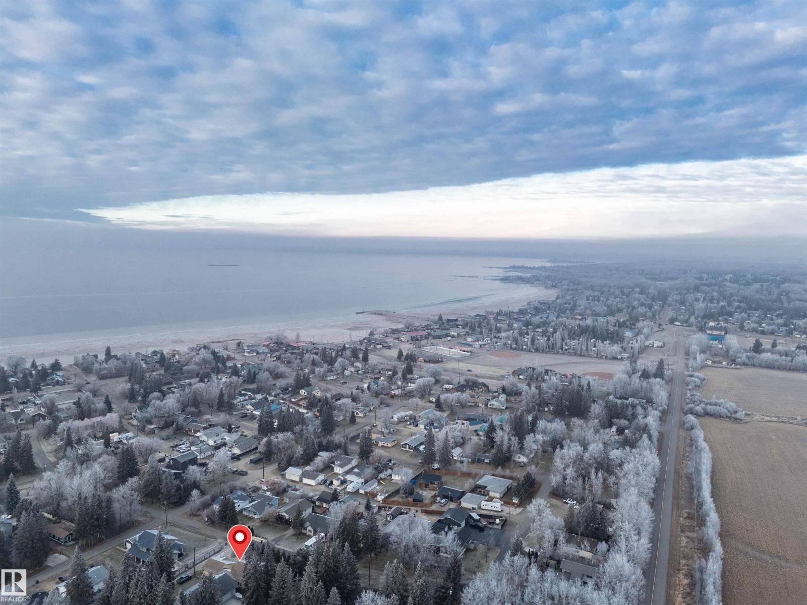 5220 47A AV - Photo 4 of 60, Rural Lac Ste. Anne County, Alberta