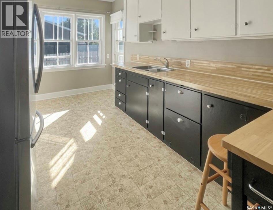 Single Family House Bungalow for Sale in  th AVENUE NW Swift Current 