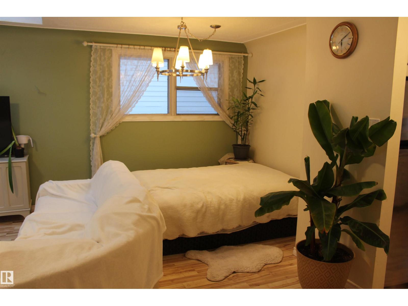 12432 134 ST NW - 11