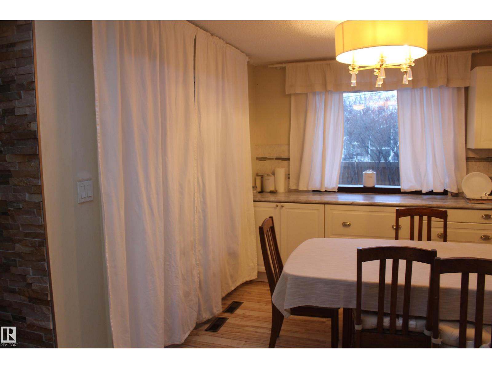 12432 134 ST NW - 18