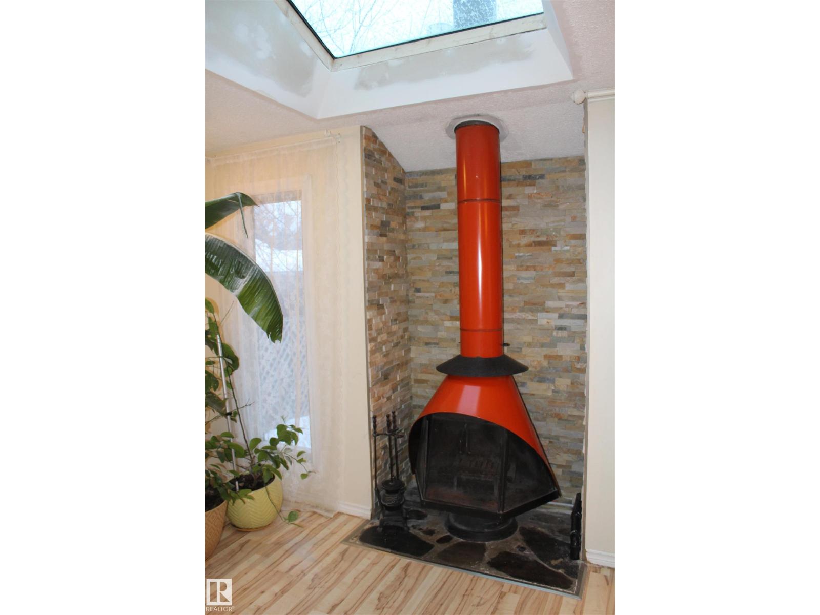 12432 134 ST NW - 19
