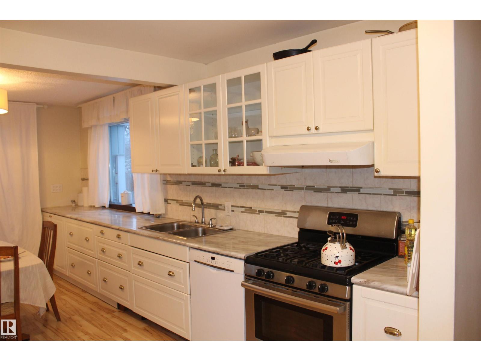 12432 134 ST NW - 21