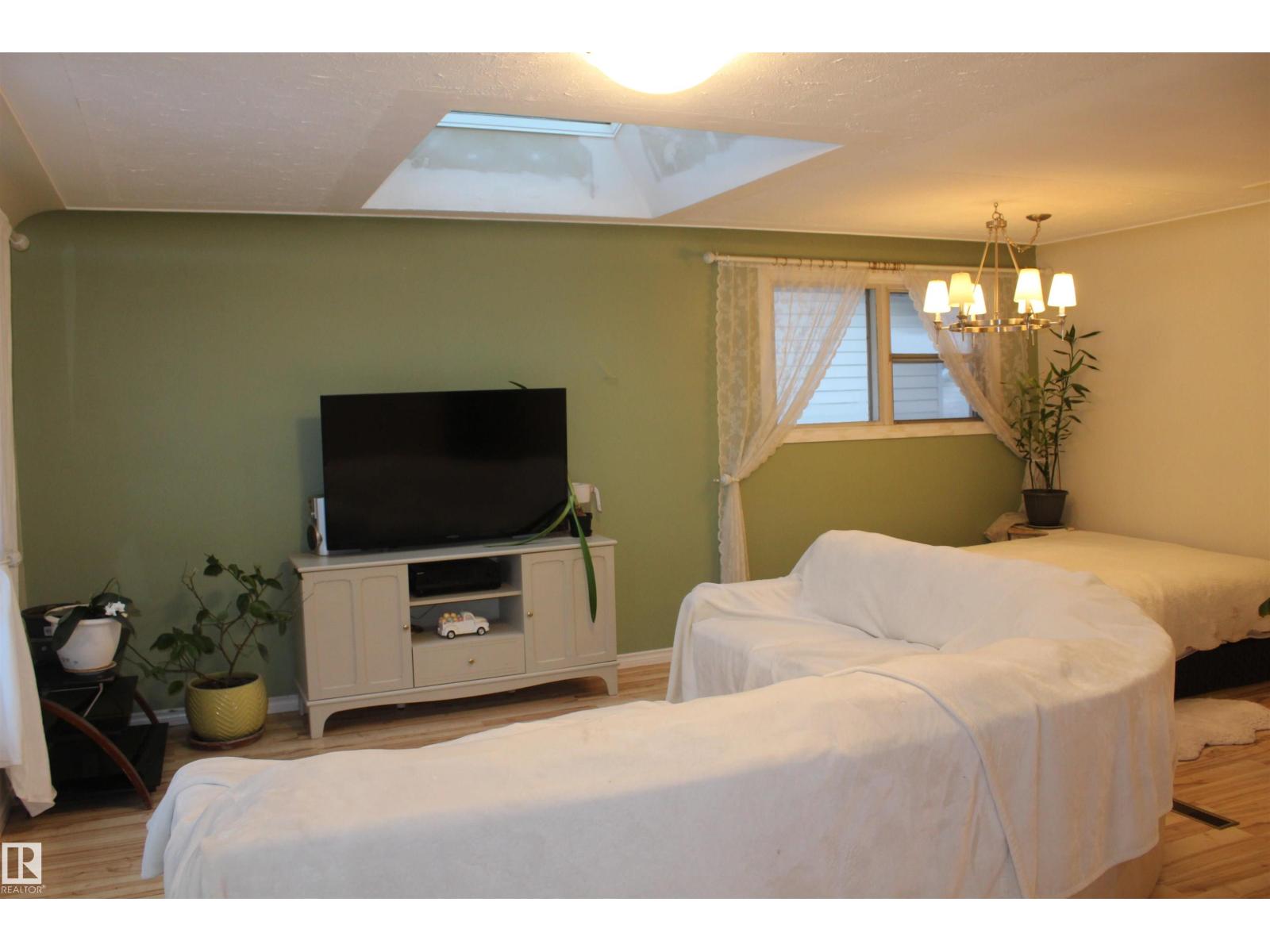 12432 134 ST NW - 6