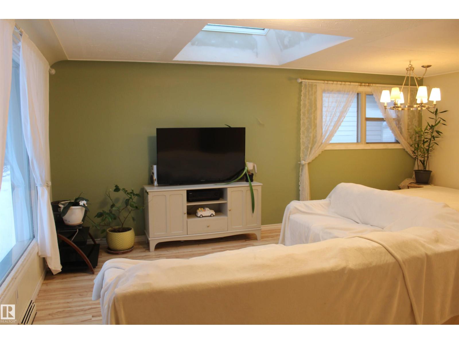 12432 134 ST NW - 7