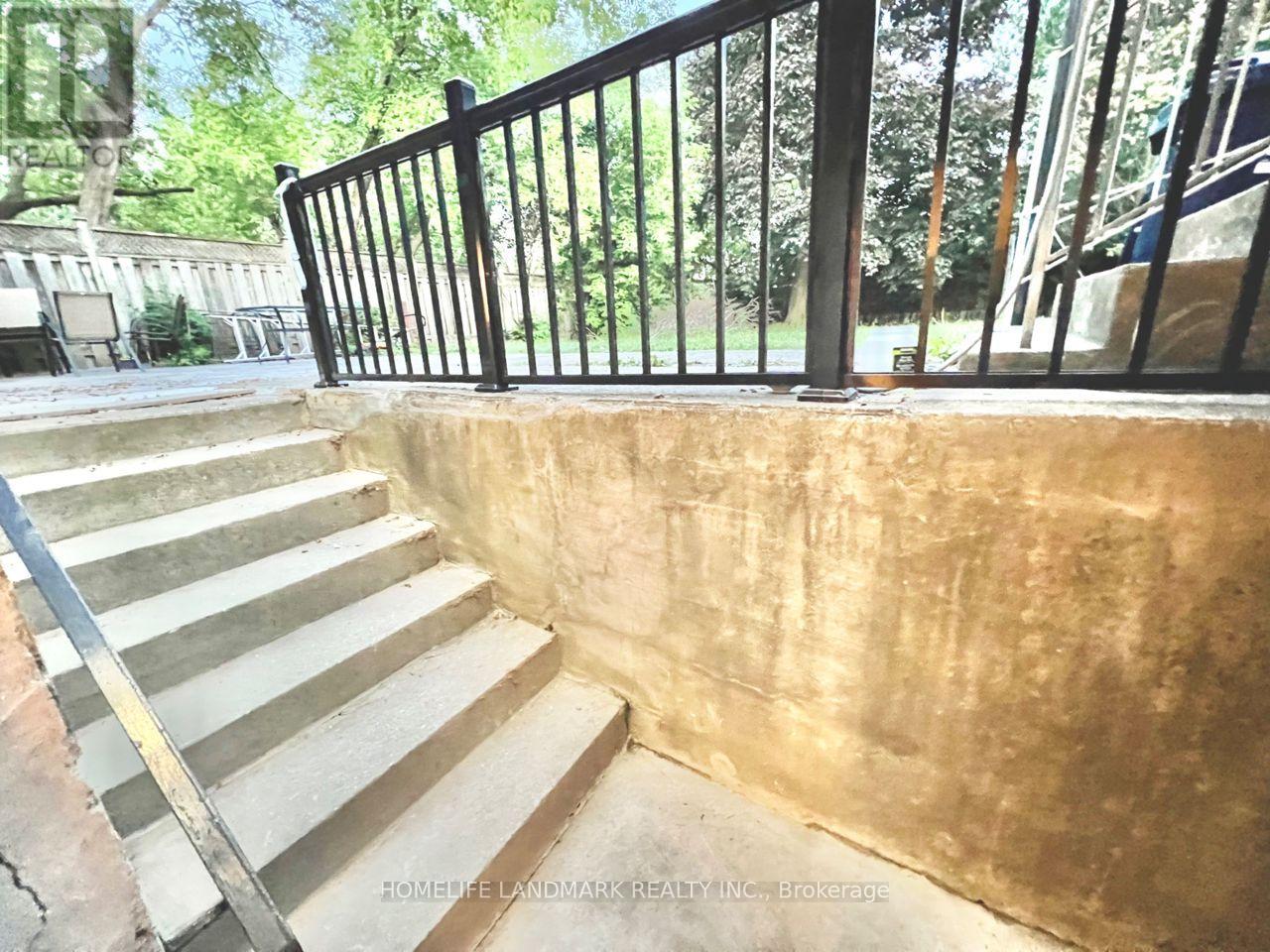 159 COCKSFIELD AVENUE - Photo 5 of 8, Toronto (Bathurst Manor), Ontario