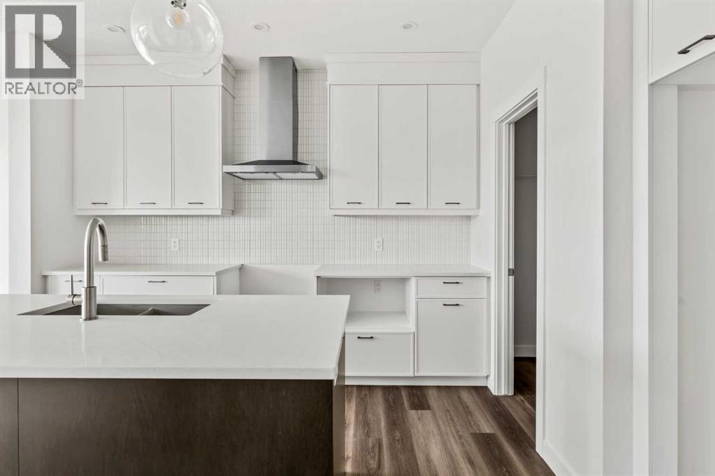 54 Lucas Place NW - Photo 3 of 47, Calgary, Alberta