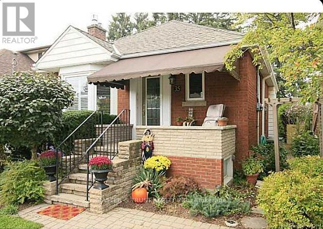35 KIPLING ROAD - Photo 2 of 12, Hamilton (Westdale), Ontario